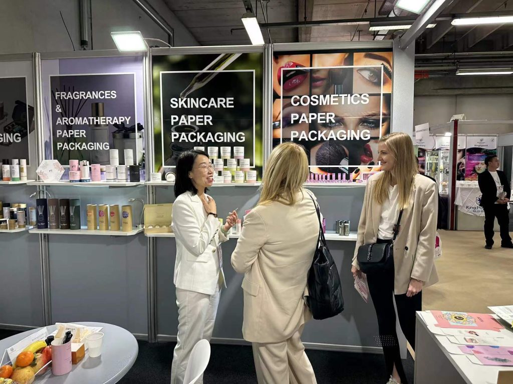 Fortress Team with attendees for beauty cosmetic packaging cosmoprof beauty exhibition